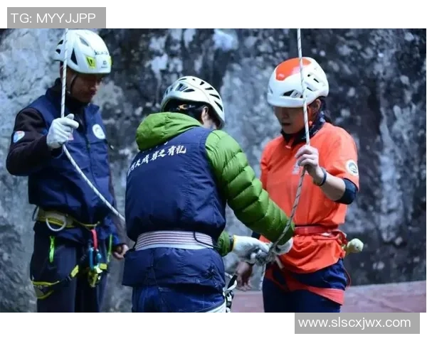 深圳攀岩队的运营体系与攀岩战术的深度融合探索 深圳攀岩队的运营体系与攀岩战术的深度融合探索